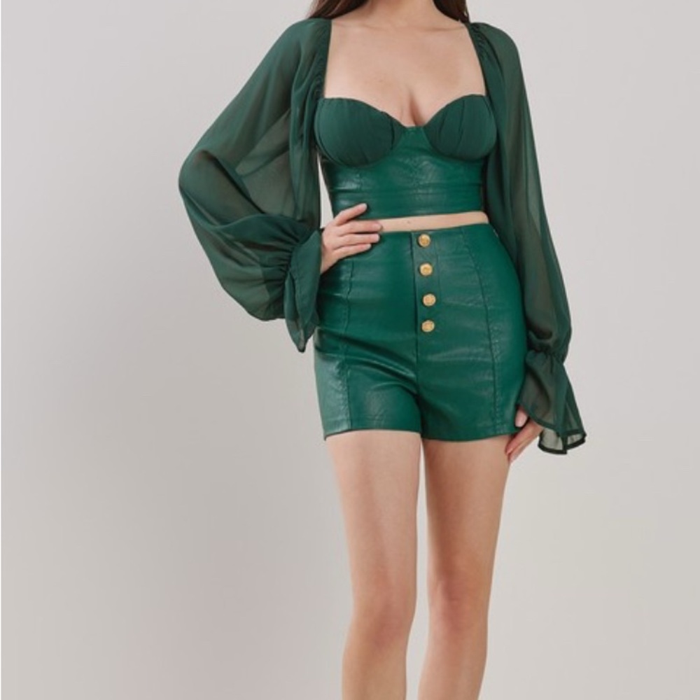 Chic Green Two-Piece Set - Picture 4 of 4
